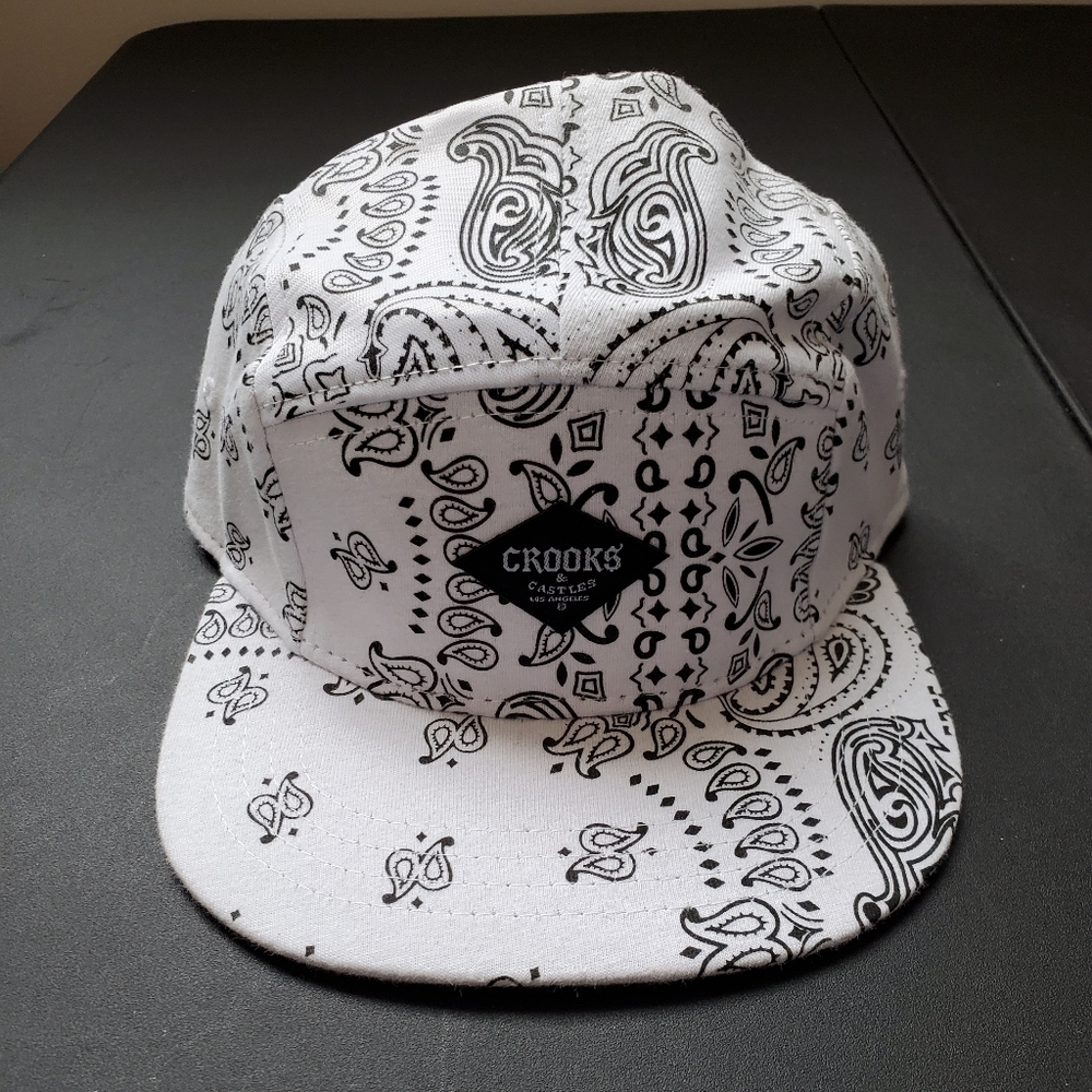 White bandanna hat